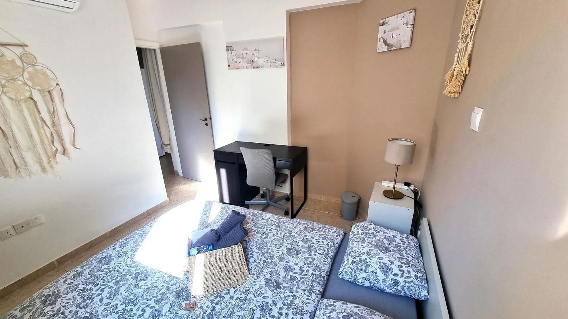2 Beachside Apts, 5Min Walk To Shore With Internet 0*, Larnaca Cyprus