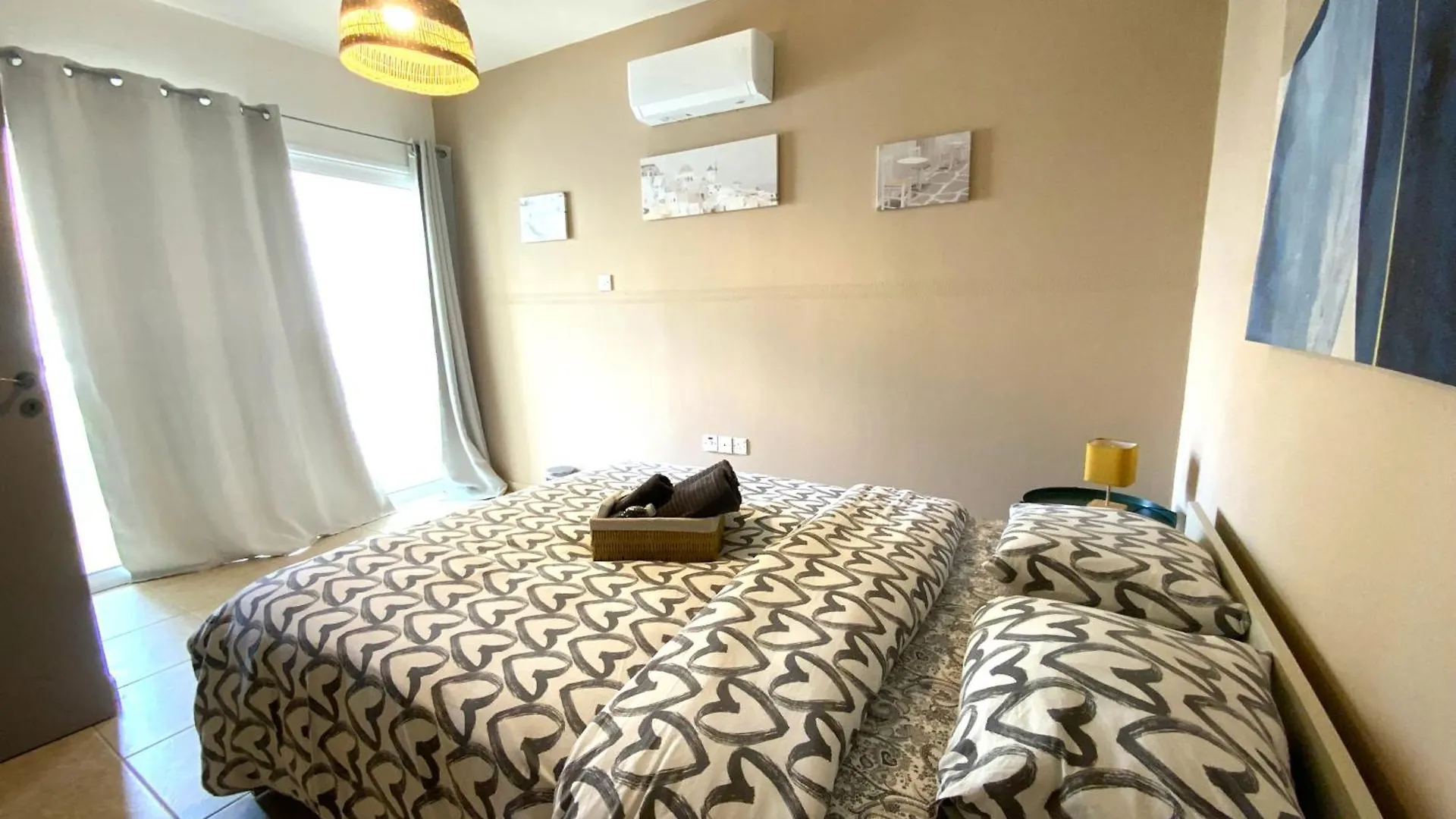 2 Beachside Apts, 5Min Walk To Shore With Internet 0*, Larnaca Cyprus