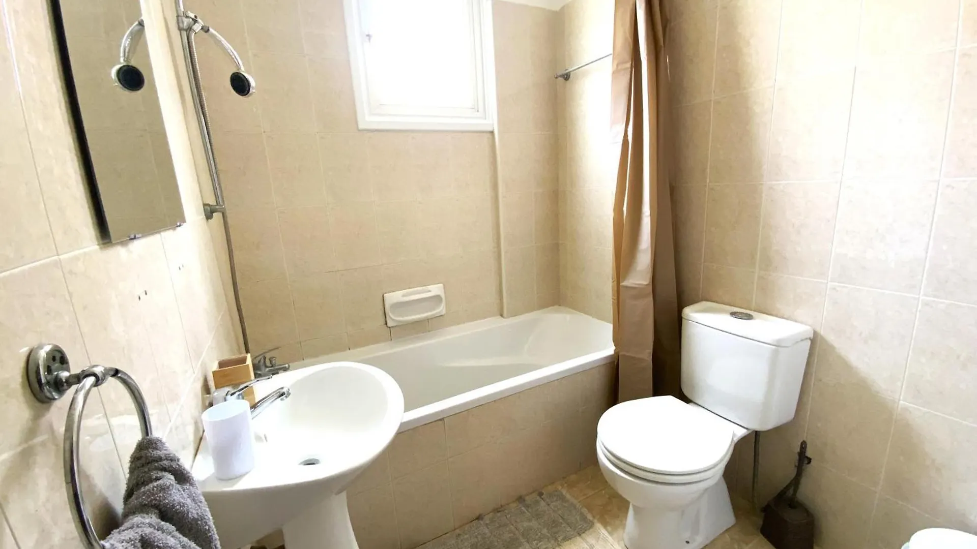 2 Beachside Apts, 5Min Walk To Shore With Internet Cyprus