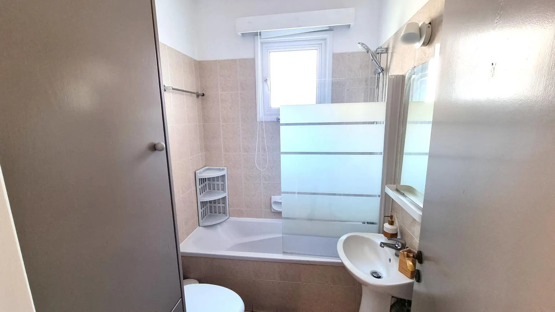 2 Beachside Apts, 5Min Walk To Shore With Internet Apartment Larnaca